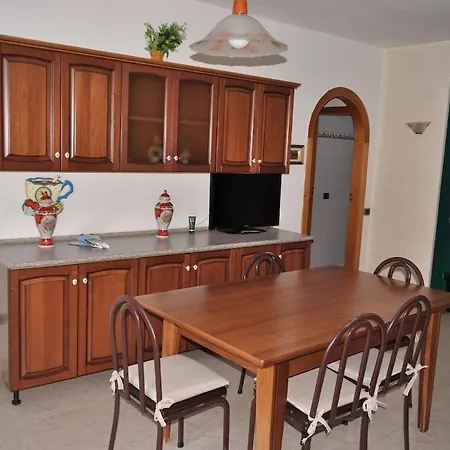 Casalina - With Private Parking And Balcony Appartement